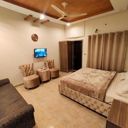 Hotel Day In Emporium Lahore Exterior foto