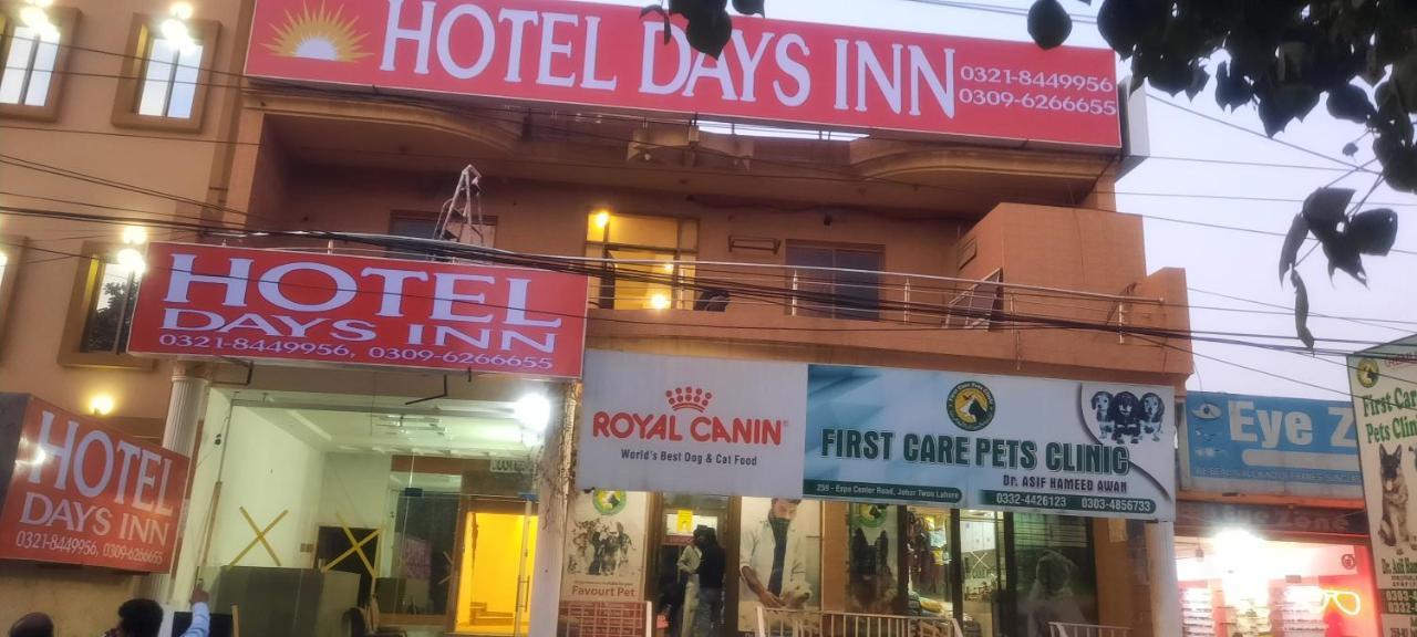 Hotel Day In Emporium Lahore Exterior foto